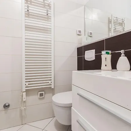 Hoplite 2br With Free Parking 아파트