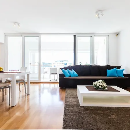 아파트 Hoplite 2br With Free Parking *