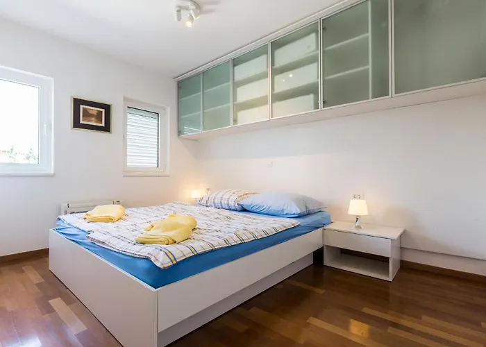 Hoplite 2br With Free Parking 公寓