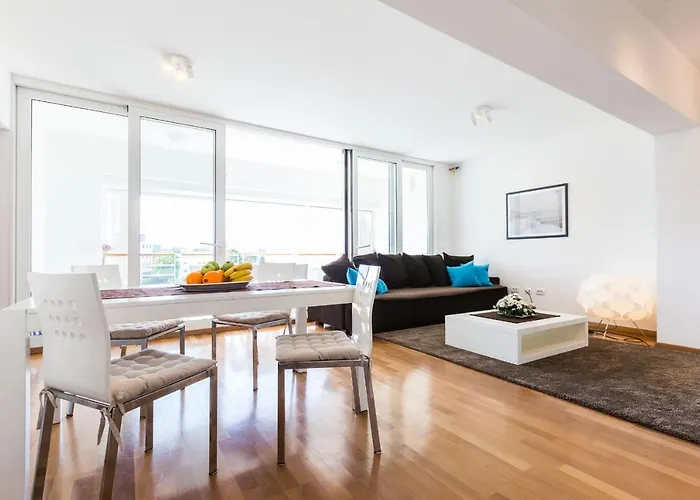 Hoplite 2br With Free Parking 公寓